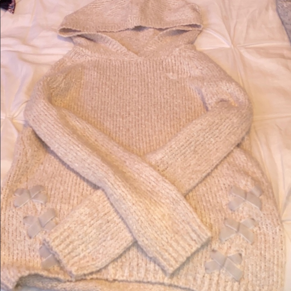 pullover hoodie